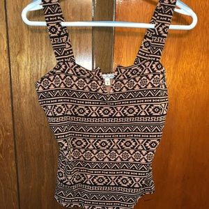 Multi-colored tank top w/ wired v-slit down middle